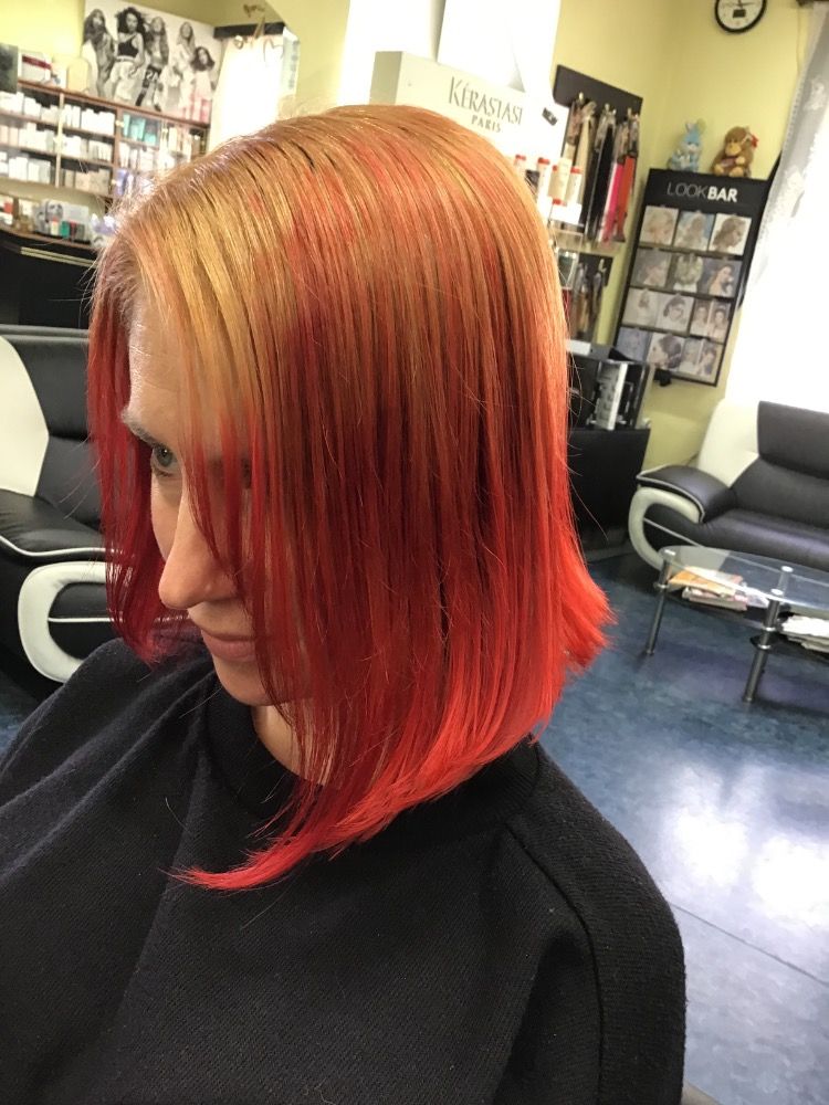 Blond foukaná do vln — práce Salonu Paráda